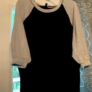 Mint Julep- Womens XL, Henley with puff sleeves. New, never worn.